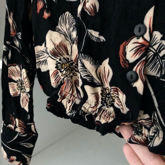 Saltwater Luxe Long Sleeve Crop Blouse SM - Picture 3 of 5